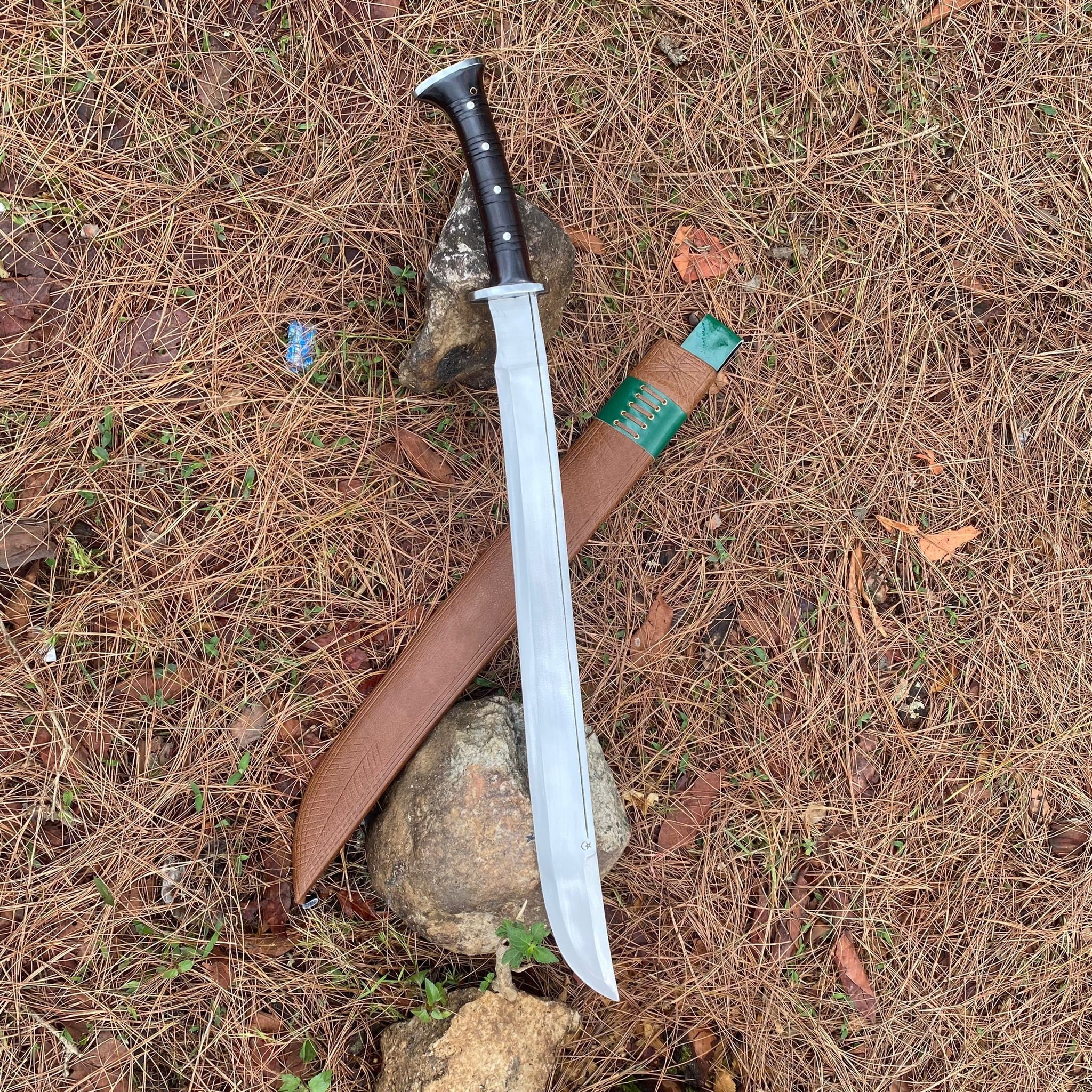 20 Inch Hand forged Machete, Survival Tool, Truck Leaf Spring, Full Tang Knife, Balance water tempered, Sharpen, Ready to Use Kukri Knife - FWOSI